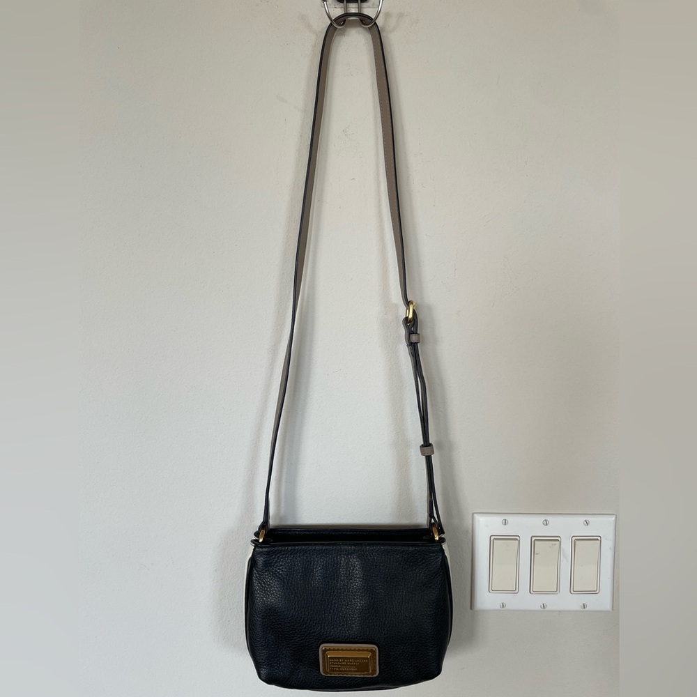 MARC BY MARC JACOBS 100%Cow  Leather Crossbody Bag Perfect Condition White Black